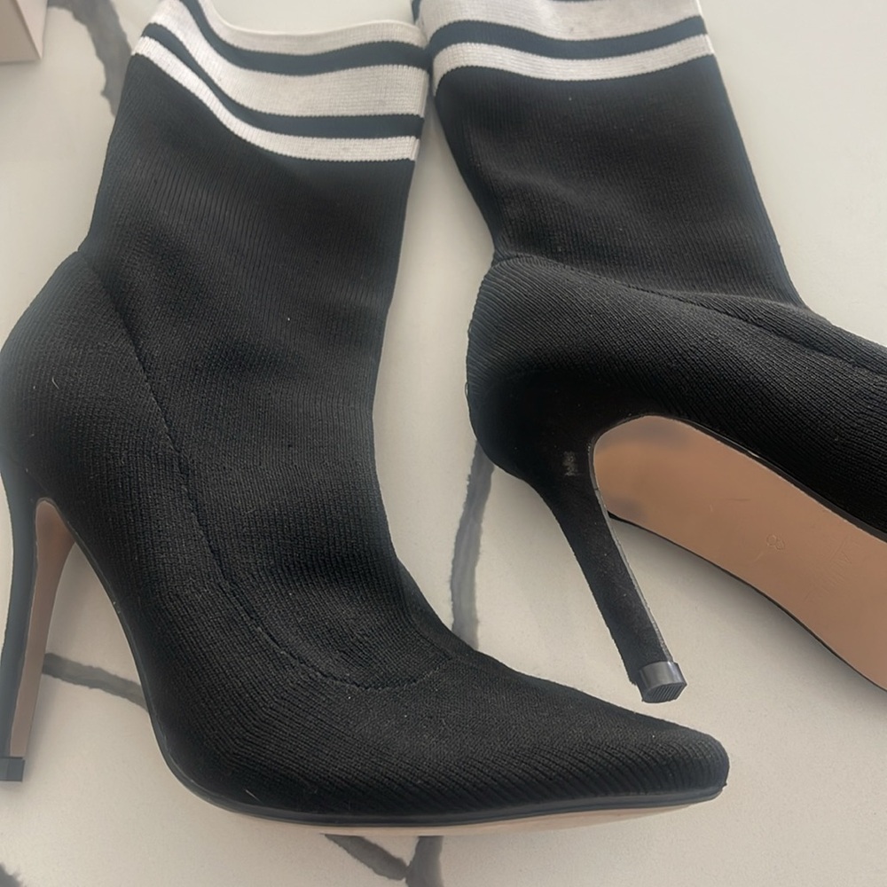 Catherine Malandrino Somah pointy black mid calf sock heeled boots, sz 8 - Picture 8 of 9